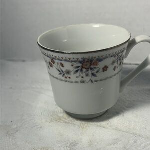 Elegant Floral White Teacup Replacement cup Made in Japan Claremont
